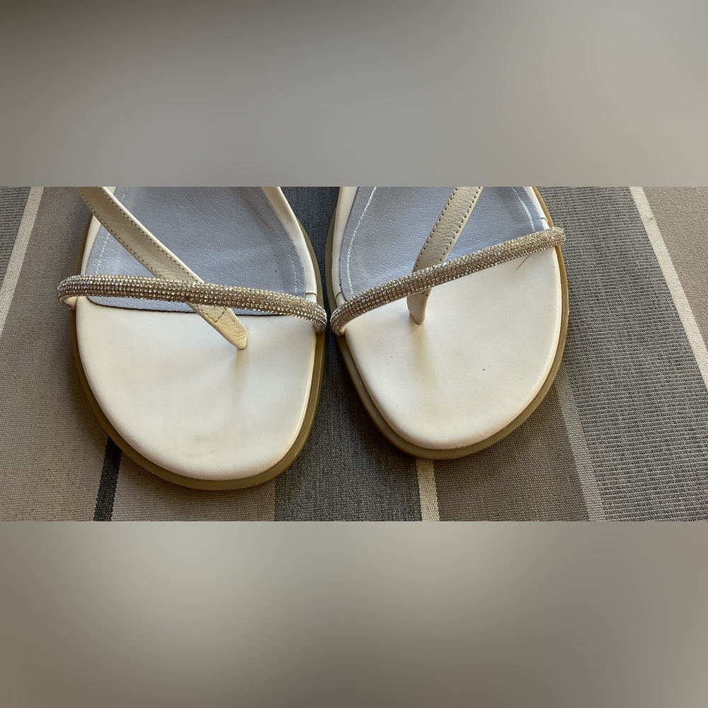 Vionic white sandals